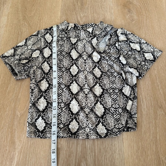Caution To The Wind Black and white Snake Print cut out mock neck crop top shirt - Picture 4 of 7